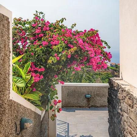 Casa de Férias Meerblick - Exklusives Loft Mit Terrassen & Hot-tub Fajã da Ovelha