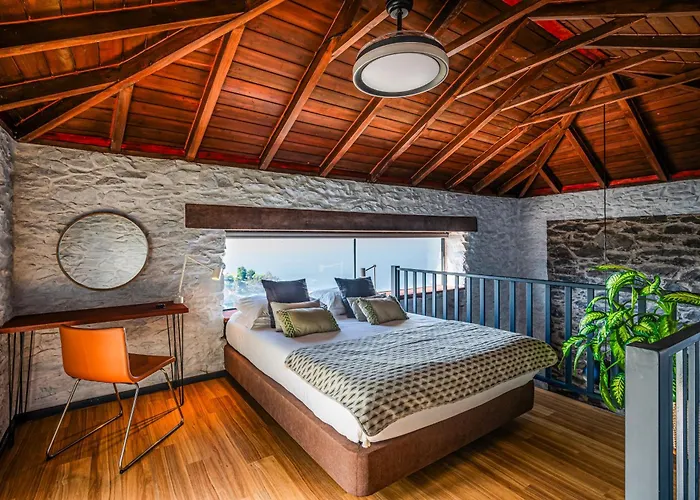 Holiday home Meerblick - Exklusives Loft Mit Terrassen & Hot-tub Faja da Ovelha